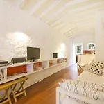 Cosy Studio Santos, Calm Street, Embassies Area